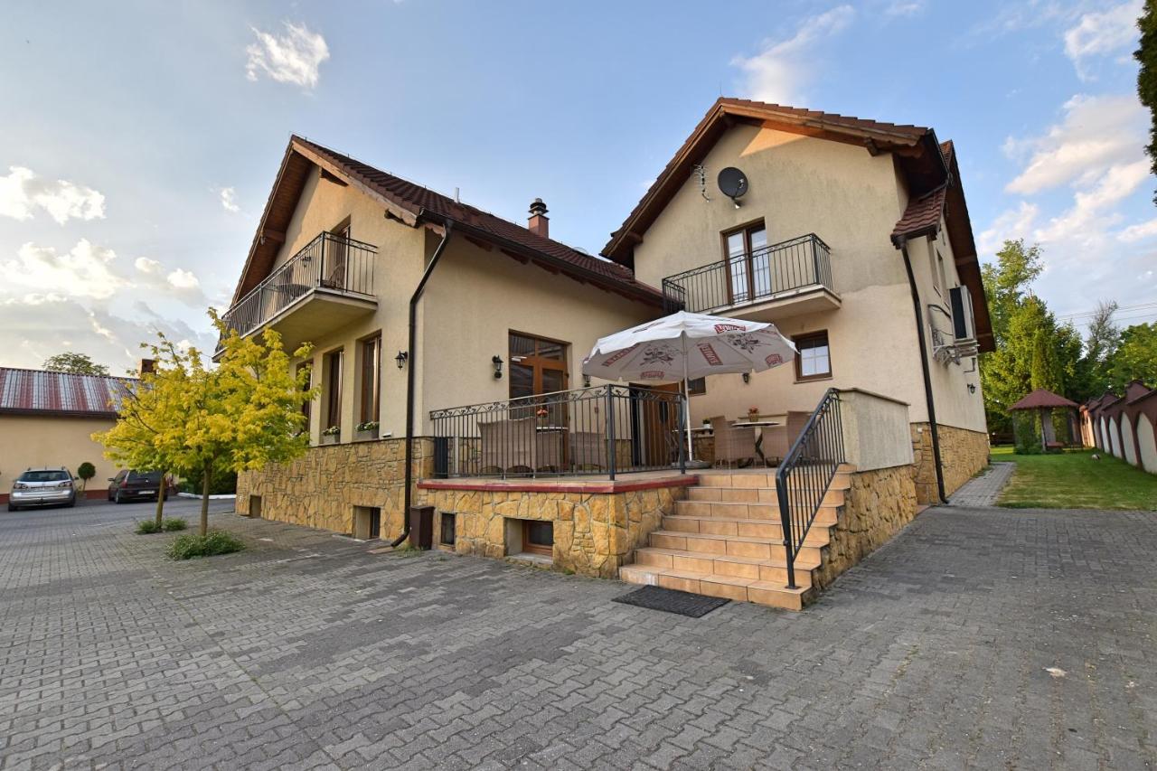 Hotel Radzewice Exterior foto